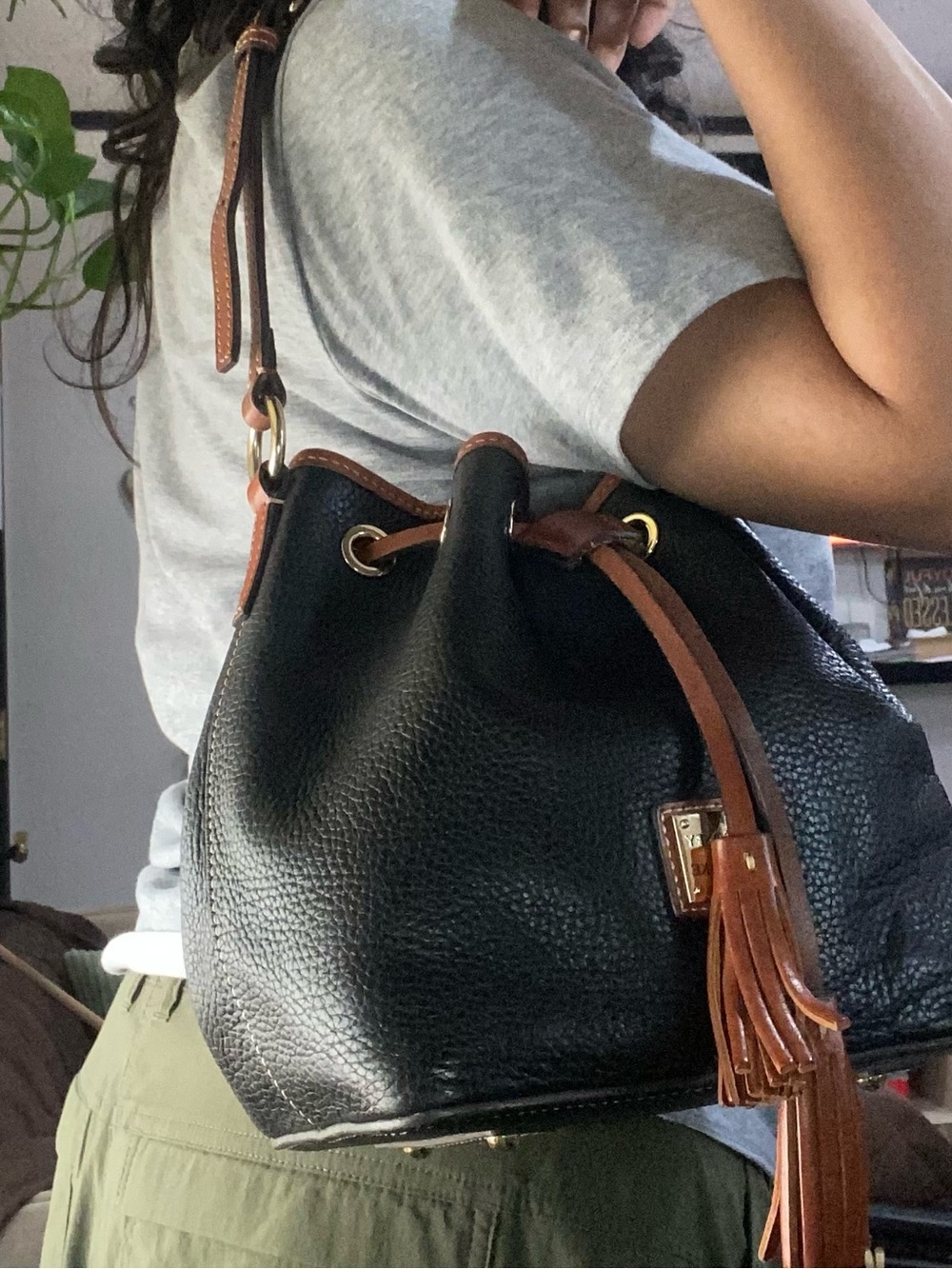 Dooney pebble leather bucket bag - Picture 14 of 14